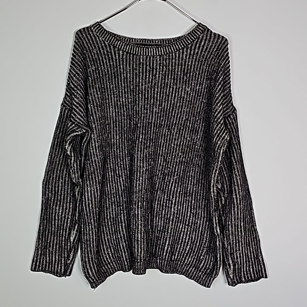 Forever 21 small black and grey sweater